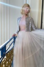 ELLE FANNING - L