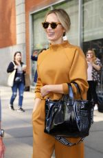 EMILY BLUNT Leaves Drew Barrymore Show in New York 05/02/2024