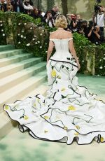 GIGI HADID at Met Gala Celebrating Sleeping Beauties: Reawakening Fashion in New York 05/06/2024