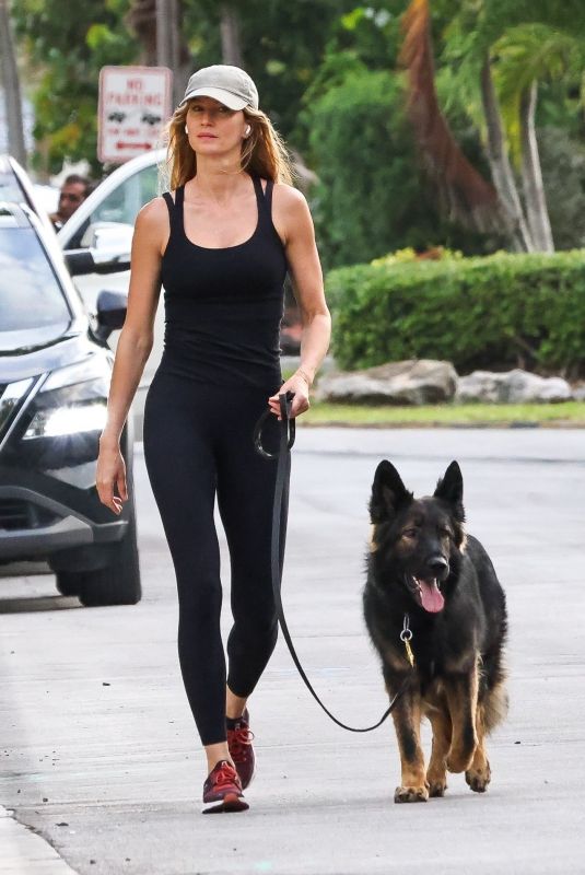 GISELE BUNDCHEN Out for a Mrning Walk with Her Dog in Miami 04/30/2024