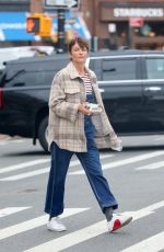 HELENA CHRISTENSEN Grabbing Lunch To Go in New York 05/10/2024