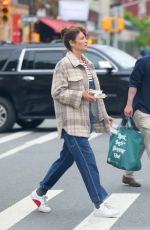HELENA CHRISTENSEN Grabbing Lunch To Go in New York 05/10/2024