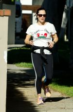 JENNIFER GARNER Out for Morning Jog in Brentwood 05/09/2024