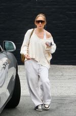 JENNIFER LOPEZ Leaves a Dance Studio in Paris 05/17/2024
