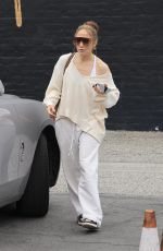 JENNIFER LOPEZ Leaves a Dance Studio in Paris 05/17/2024