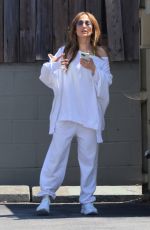 JENNIFER LOPEZ Shopping for a New Home in Beverly Hills 05/14/2024
