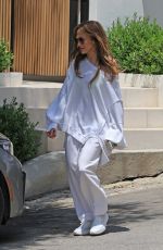 JENNIFER LOPEZ Shopping for a New Home in Beverly Hills 05/14/2024
