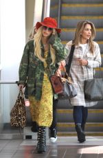 JESSICA SIMPSON Arrives in Los Angeles 04/30/2024