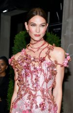 KARLIE KLOSS at Met Gala Celebrating Sleeping Beauties: Reawakening Fashion in New York 05/06/2024