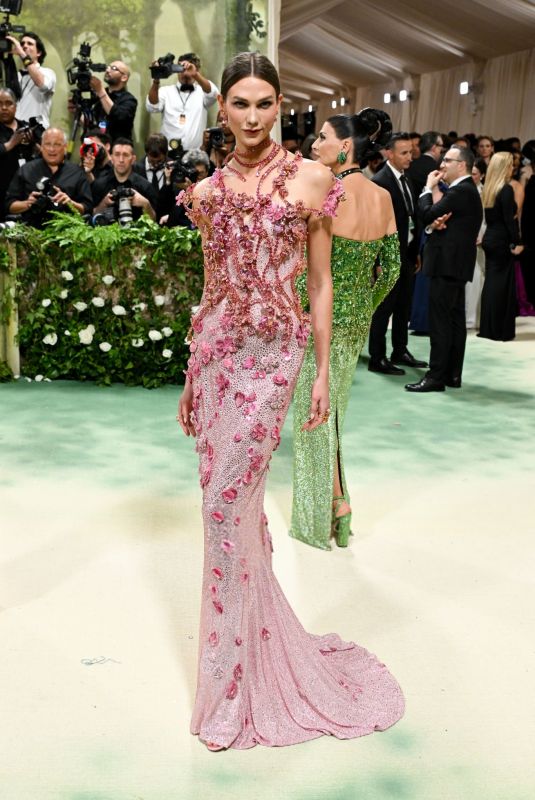KARLIE KLOSS at Met Gala Celebrating Sleeping Beauties: Reawakening Fashion in New York 05/06/2024