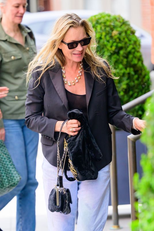 KATE MOSS Arrives at Her Hotel in New York 05/03/2024