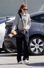 KATHERINE SCHWARZENEGGER Shopping at CVS 05/02/2024
