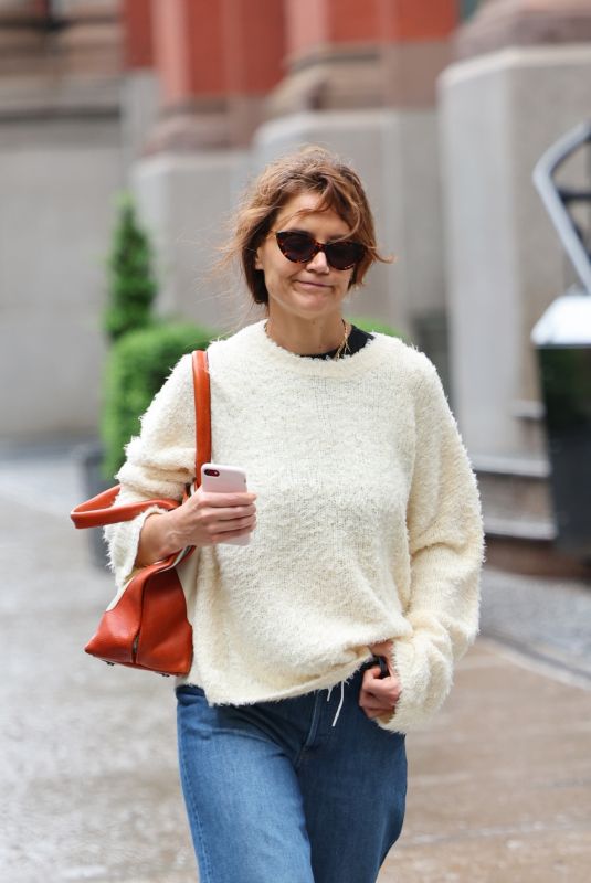KATIE HOLMES Out and About in New York05/10/2024