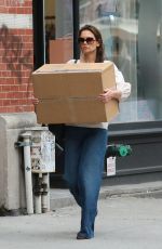 KATIE HOLMES Out Carrying a Big Box in New York 05/23/2024