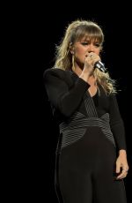 KELLY CLARKSON Performs at Hard Rock Live at Etess Arena in Atlantic City 05/11/2024