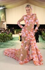 KELSEA BALLERINI at Met Gala Celebrating Sleeping Beauties: Reawakening Fashion in New York 05/06/2024
