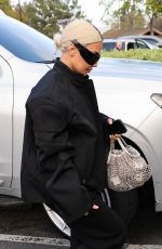 KIM KARDASHIAN Arrives at Islands for Dinner in Thousand Oaks 05/03/2024