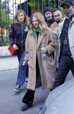 LEA SEYDOUX Leves Cavous TV Show in Paris 05/07/2024