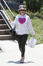 LISA RINNA Out on Mother