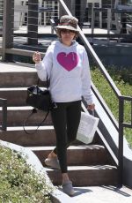 LISA RINNA Out on Mother