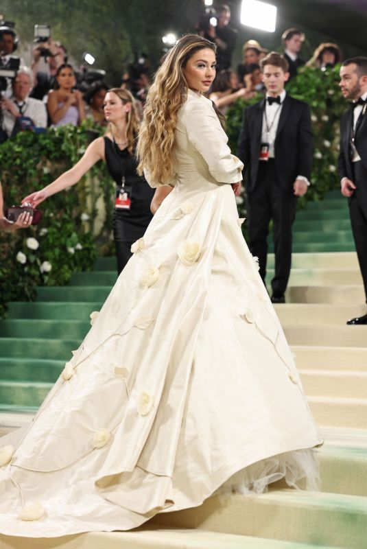 MADELYN CLINE at Met Gala Celebrating Sleeping Beauties: Reawakening Fashion in New York 05/06/2024