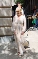 MERYL STREEP Leaves Only Murders in the Building Set in New York 05/29/2024