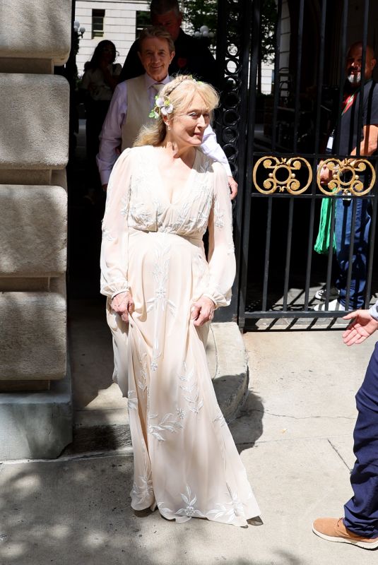 MERYL STREEP Leaves Only Murders in the Building Set in New York 05/29/2024