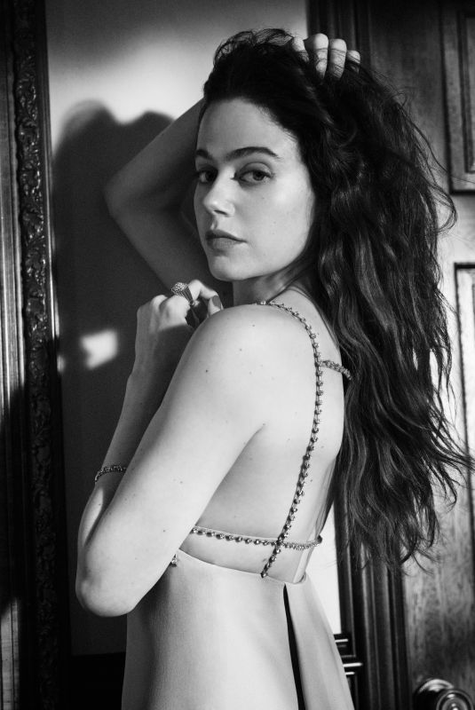 MOLLY GORDON for Elle Hollywood Rising Stars 2024 issue