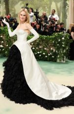NICOLE KIDMAN at Met Gala Celebrating Sleeping Beauties: Reawakening Fashion in New York 05/06/2024