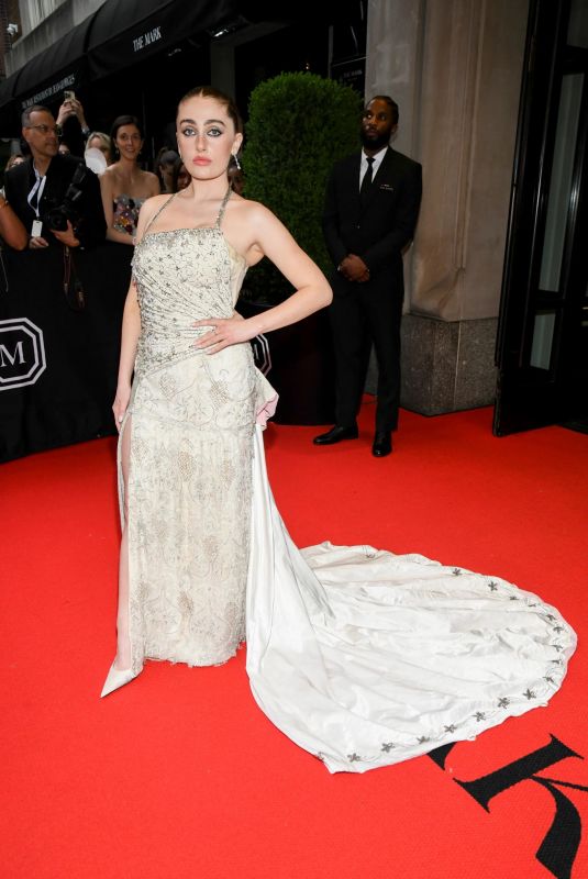 RACHEL SENNOTT at Met Gala Celebrating Sleeping Beauties: Reawakening Fashion in New York 05/06/2024