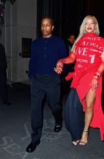 RIHANNA Out for a Mother