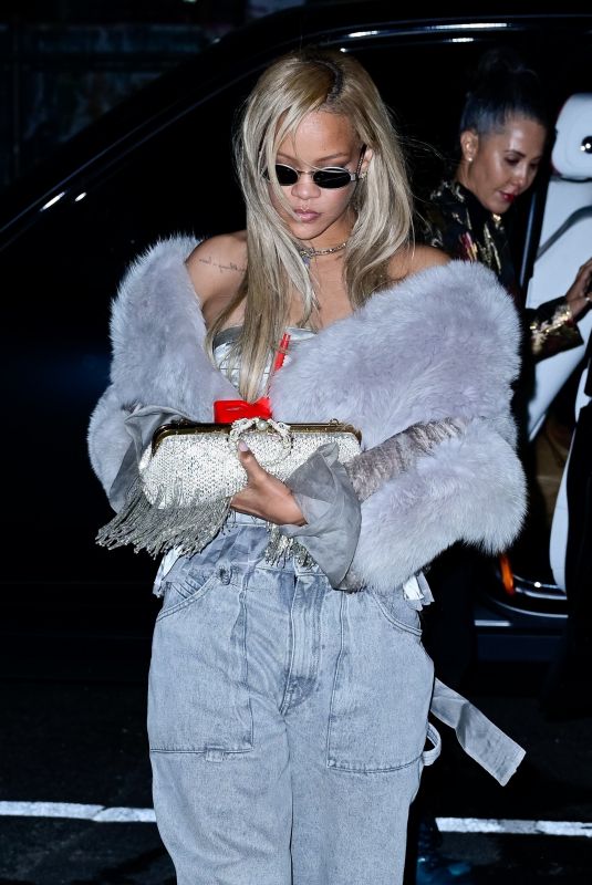 RIHANNA Out for Her Son RZA