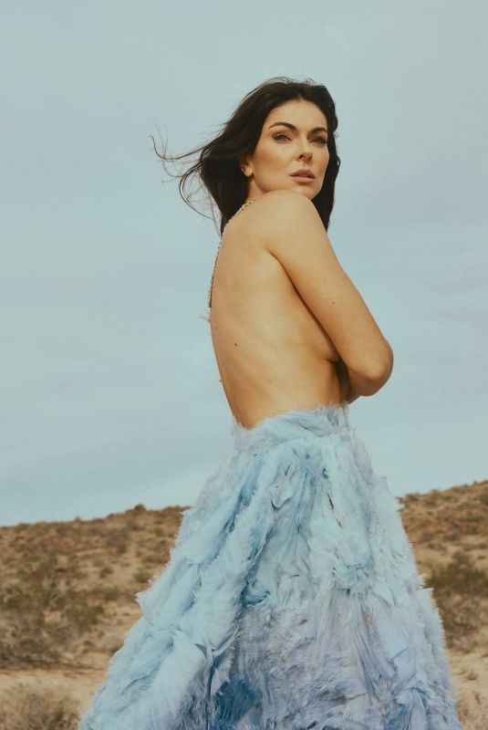 SERINDA SWAN for LADYGUNN Magazine, May 2024
