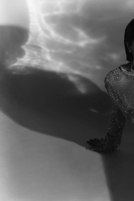 SERINDA SWAN for Numero Netherlands, May 2024