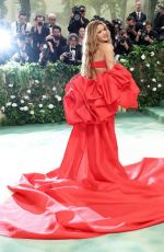 SHAKIRA at Met Gala Celebrating Sleeping Beauties: Reawakening Fashion in New York 05/06/2024