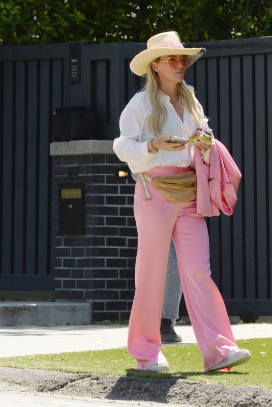 TEDDI MELLENCAMP Dresses as a Pink Cowgirl Out in Los Angeles 05/11/2024