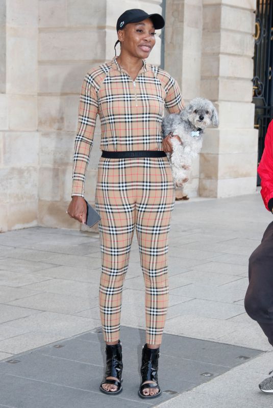 VENUS WILLIAMS Out with Her Dog Harry in Paris 05/25/2024