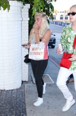 AMANDA BYNES Arrives at Friend