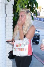 AMANDA BYNES Arrives at Friend