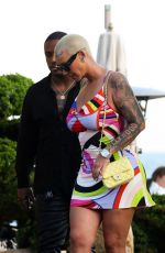 AMBER ROSE and Na