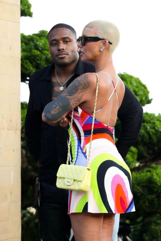 AMBER ROSE and Na