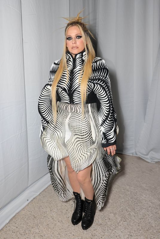 AVRIL LAVIGNE at Iris Van Herpen Haute Couture Fall/Winter 2024/2025 Show in Paris 06/24/2024