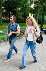BIJOU PHILLIPS and Danny Masterson Out at Manhattan