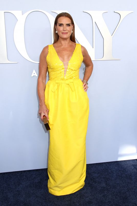 BROOKE SHIELDS at 77th Annual Tony Awards in New York 06/16/2024