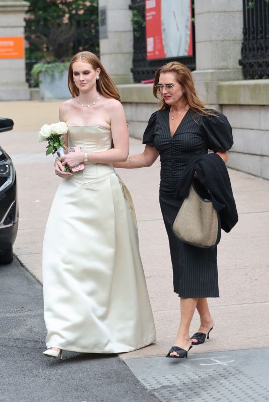 BROOKE SHIELDS at Her Daughter GRIER HAMMIND HENCHY