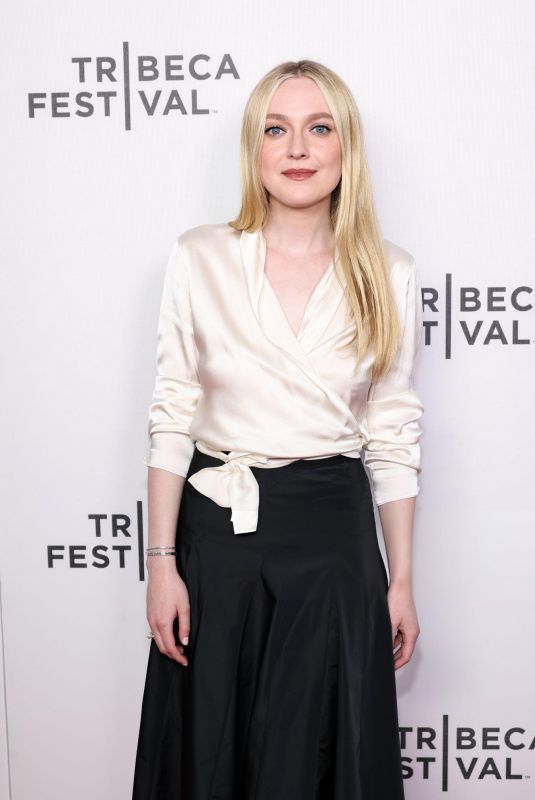 DAKOTA FANNING at Mastermind: To Think Like A Killer Premiere at 2024 Tribeca Festival in New York 06/07/2024