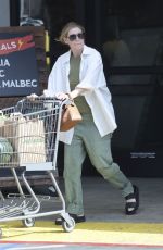 ELLEN POMPEO Shopping at Lazy Acres Market in Los Feliz 06/24/2024