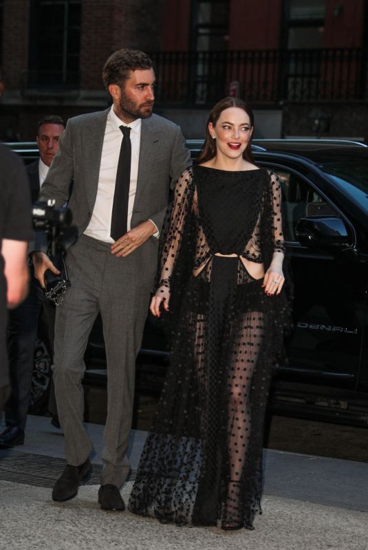 EMMA STONE Arrives at Kinds of Kindness Premiere in New York 06/20/2024