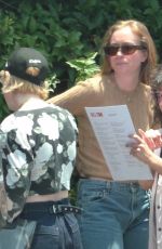 HANNAH EINBINDER Out for Lunch with ZOE LISTER-JONES in Los Angeles 05/31/2024
