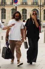 HEIDI KLUM and Tom Kaulitz Arrives at Their Hotel After Shopping in Paris 06/29/2024